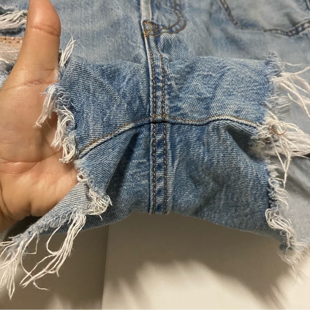 Levi's Patched 501 Cut Off Denim Jean Shorts Size 28 - Picture 5 of 9